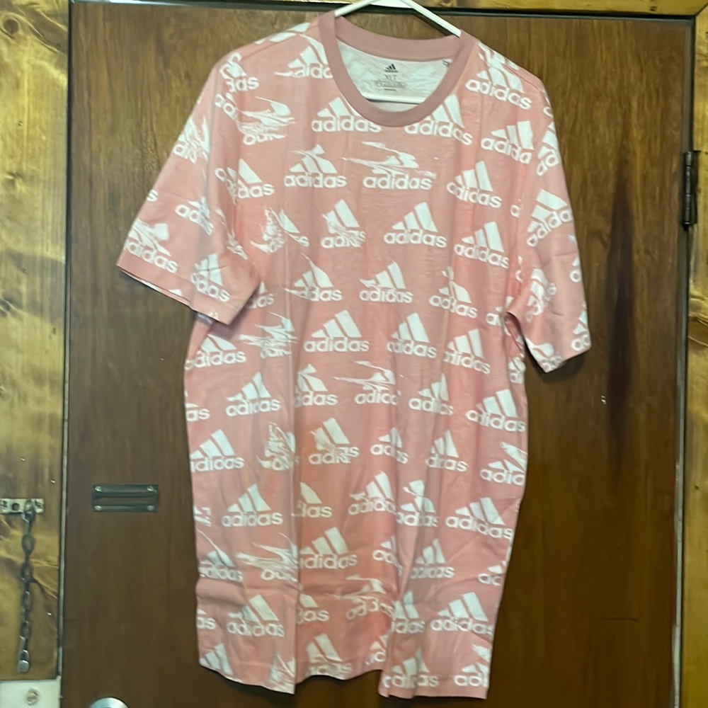 Men’s pink adidas 2XL tall tshirt. NWT